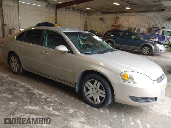 2008 Chevrolet Impala LT z VIN 2G1WC583681215601, wystawiony jako IAAI lot #43241243 z przebiegiem 165 570 mil mil oraz . Historia ofert i sprzedaży dostępna na DreamBid. Obrazek 1.