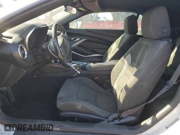 2017 Chevrolet Camaro 1LS z VIN 1G1FA3DS1H0144102, wystawiony jako Copart lot #88963335 z przebiegiem 49 064 mil mil oraz Szkoda całkowita • Salvage title. Historia ofert i sprzedaży dostępna na DreamBid. Obrazek 7.