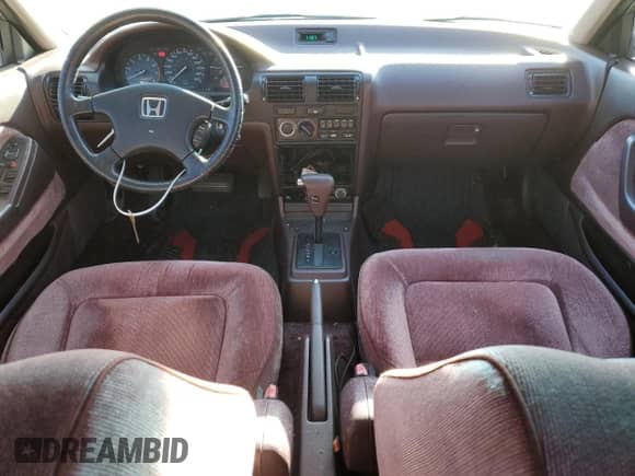 1990 Honda Accord LX z VIN JHMCB7653LC016309, wystawiony jako Copart lot #41487615 z przebiegiem 197 362 mil mil oraz Czysty tytuł • Clean title. Historia ofert i sprzedaży dostępna na DreamBid. Obrazek 8.