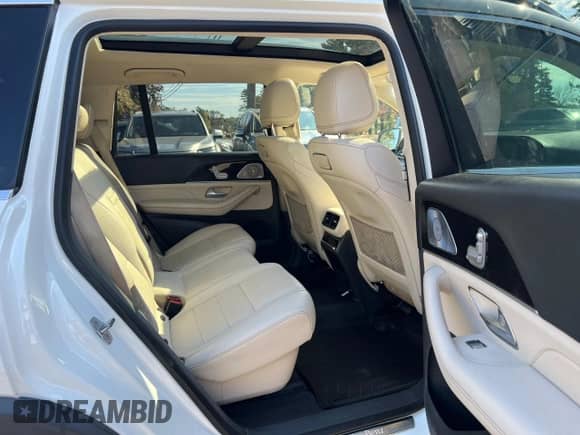 2020 Mercedes-Benz GLS 450 z VIN 4JGFF5KE7LA220129, wystawiony jako Copart lot #85946705 z przebiegiem 163 562 mil mil oraz Czysty tytuł • Clean title. Historia ofert i sprzedaży dostępna na DreamBid. Obrazek 6.