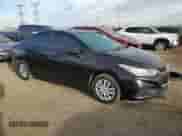 2017 Chevrolet Cruze LS z VIN 1G1BC5SM0H7255319, wystawiony jako Copart lot #90449765 z przebiegiem 117 618 mil mil oraz Czysty tytuł • Clean title. Historia ofert i sprzedaży dostępna na DreamBid. Obrazek 4.