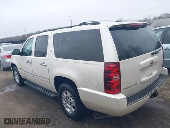 2011 Chevrolet Suburban LTZ с VIN 1GNSCKE01BR292199, выставлен на аукционе IAAI как лот 41786730 с пробегом 140 671 миль миль и . История ставок и продаж доступна на DreamBid. Изображение 3.