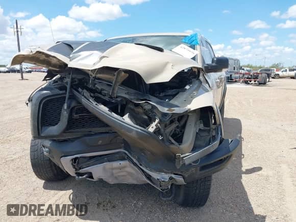 2017 Ram 1500 Rebel z VIN 1C6RR7YT8HS619828, wystawiony jako IAAI lot #42873979 z przebiegiem 136 471 mil mil oraz . Historia ofert i sprzedaży dostępna na DreamBid. Obrazek 6.