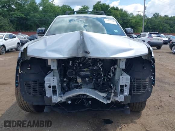 2024 Jeep Grand Cherokee Altitude with VIN 1C4RJHAG9R8930153, listed as a IAAI auction lot 42812908 with 11,509 mi miles and . Bid and sale history available at DreamBid. Image 12.