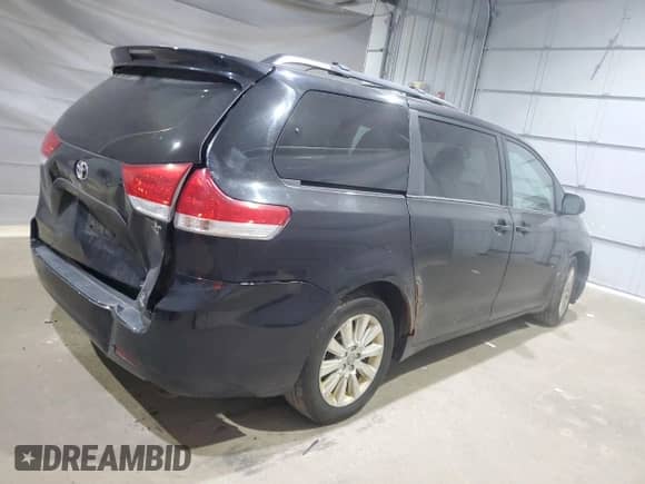 2011 Toyota Sienna LE z VIN 5TDJK3DC0BS012377, wystawiony jako Copart lot #67954225 z przebiegiem Nie podano mil oraz Szkoda całkowita • Salvage title. Historia ofert i sprzedaży dostępna na DreamBid. Obrazek 3.