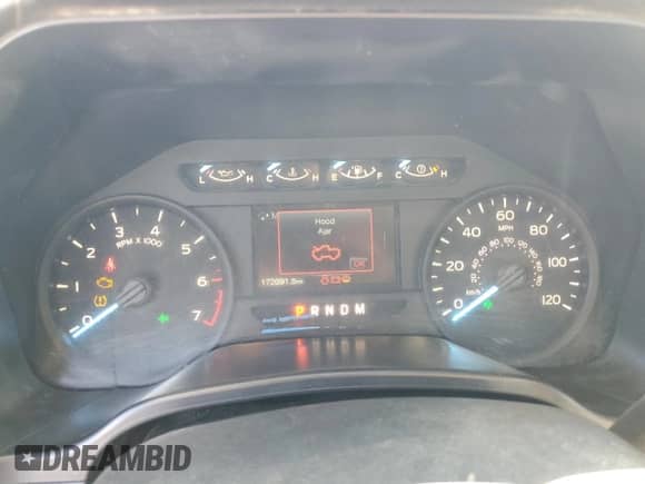 2018 Ford F-150 XL z VIN 1FTMF1CP9JKE72380, wystawiony jako Copart lot #87198325 z przebiegiem 172 091 mil mil oraz Czysty tytuł • Clean title. Historia ofert i sprzedaży dostępna na DreamBid. Obrazek 9.