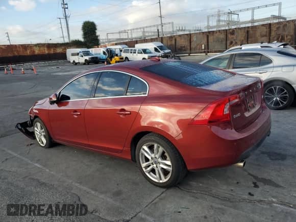 2013 Volvo S60 T5 Premier с VIN YV1612FS4D2197447, выставлен на аукционе Copart как лот 87124915 с пробегом 92 246 миль миль и Чистый • Clean title. История ставок и продаж доступна на DreamBid. Изображение 2.