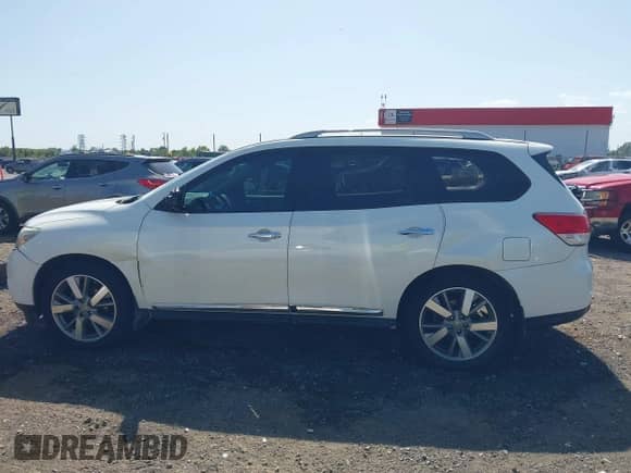 2015 Nissan Pathfinder SL with VIN 5N1AR2MN7FC702749, listed as a IAAI auction lot 42743782 with 102,262 mi miles and . Bid and sale history available at DreamBid. Image 15.