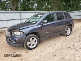 2015 Jeep Compass High Altitude with VIN 1C4NJDEB7FD135692, listed as a Copart auction lot 70739315 with 105,377 mi miles and Salvage title. Bid and sale history available at DreamBid. Image 1.