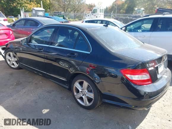 2010 Mercedes-Benz C 300 Sport с VIN WDDGF8BB1AR129328, выставлен на аукционе IAAI как лот 43367486 с пробегом 61 775 миль миль и . История ставок и продаж доступна на DreamBid. Изображение 3.