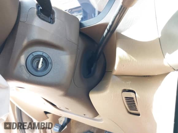 2006 Honda Pilot EX z VIN 5FNYF18426B019092, wystawiony jako IAAI lot #43162613 z przebiegiem 189 862 mil mil oraz . Historia ofert i sprzedaży dostępna na DreamBid. Obrazek 11.