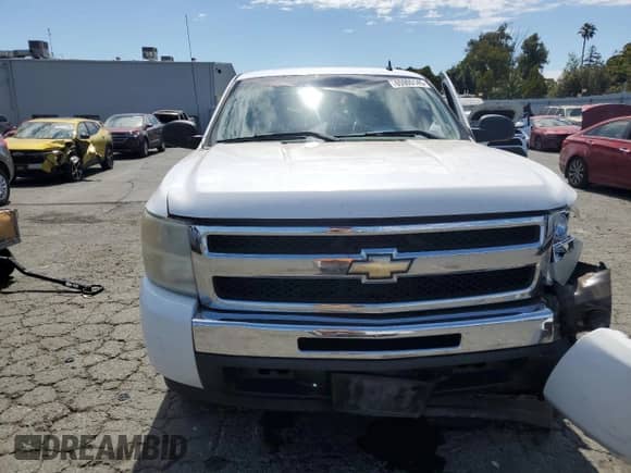 2011 Chevrolet Silverado 1500 LS z VIN 1GCRCREA2BZ443432, wystawiony jako Copart lot #65905145 z przebiegiem 393 760 mil mil oraz Szkoda całkowita • Salvage title. Historia ofert i sprzedaży dostępna na DreamBid. Obrazek 5.