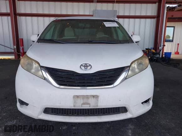2011 Toyota Sienna LE AAS with VIN 5TDKK3DCXBS067004, listed as a IAAI auction lot 43246241 with 235,718 mi miles and . Bid and sale history available at DreamBid. Image 12.