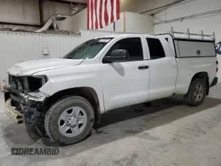 2020 Toyota Tundra SR с VIN 5TFUY5F19LX873149, выставлен на аукционе Copart как лот 52081405 с пробегом 156 908 миль миль и Списание • Salvage title. История ставок и продаж доступна на DreamBid. Изображение 1.