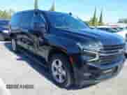 2022 Chevrolet Suburban RST с VIN 1GNSKEKT1NR259999, выставлен на аукционе IAAI как лот 42651081 с пробегом 150 957 миль миль и . История ставок и продаж доступна на DreamBid. Изображение 1.