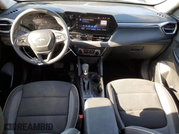 2024 Chevrolet TrailBlazer LT with VIN KL79MPS29RB028588, listed as a Copart auction lot 70287865 with 25,254 mi miles and Salvage title. Bid and sale history available at DreamBid. Image 8.