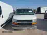 2020 Chevrolet Express Passenger LT z VIN 1GAZGPFP6L1228561, wystawiony jako IAAI lot #42499556 z przebiegiem 83 828 mil mil oraz . Historia ofert i sprzedaży dostępna na DreamBid. Obrazek 12.