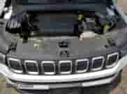 2022 Jeep Compass Latitude Lux z VIN 3C4NJDFB9NT112518, wystawiony jako Copart lot #64256975 z przebiegiem 50 845 mil mil oraz Szkoda całkowita • Salvage title. Historia ofert i sprzedaży dostępna na DreamBid. Obrazek 12.