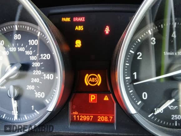 2009 BMW Z4 sDrive30i с VIN WBALM53549E161311, выставлен на аукционе IAAI как лот 41985897 с пробегом 112 997 миль миль и . История ставок и продаж доступна на DreamBid. Изображение 7.