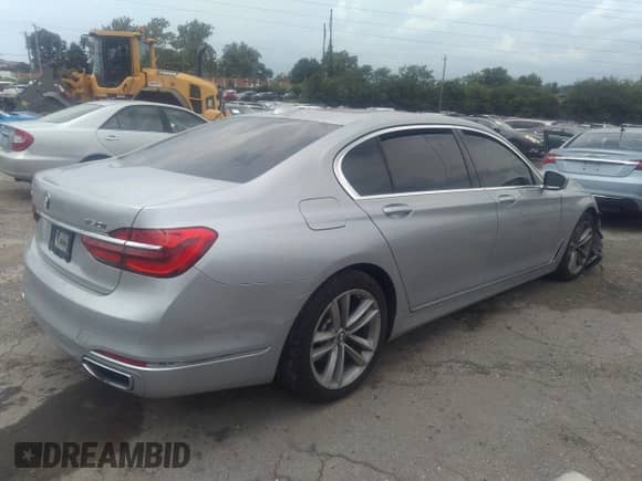 2017 BMW 7 Series ALPINA B7 xDrive with VIN WBA7F2C35HG422764, listed as a IAAI auction lot 37061498 with Not provided miles and . Bid and sale history available at DreamBid. Image 4.
