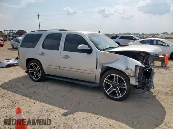 2011 Chevrolet Tahoe LT z VIN 1GNSCBE08BR176692, wystawiony jako Copart lot #81324975 z przebiegiem 173 019 mil mil oraz Szkoda całkowita • Salvage title. Historia ofert i sprzedaży dostępna na DreamBid. Obrazek 4.