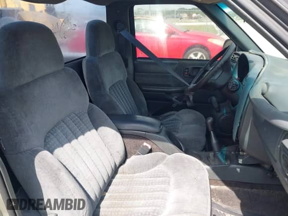 2001 Chevrolet S-10 с VIN 1GCCS14501K133866, выставлен на аукционе IAAI как лот 42348849 с пробегом 242 989 миль миль и . История ставок и продаж доступна на DreamBid. Изображение 8.