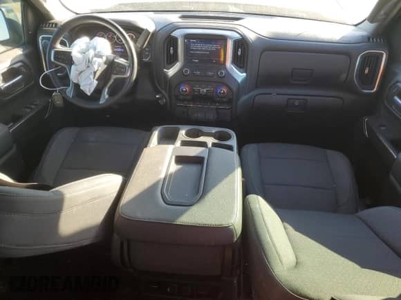 2020 Chevrolet Silverado 1500 RST z VIN 1GCRWDEK6LZ207208, wystawiony jako Copart lot #47446095 z przebiegiem 72 865 mil mil oraz Szkoda całkowita • Salvage title. Historia ofert i sprzedaży dostępna na DreamBid. Obrazek 8.