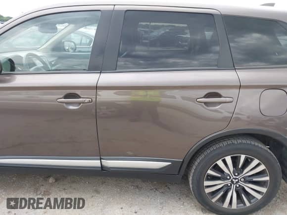 2020 Mitsubishi Outlander SE с VIN JA4AD3A34LZ023679, выставлен на аукционе IAAI как лот 42448945 с пробегом 104 162 миль миль и . История ставок и продаж доступна на DreamBid. Изображение 15.