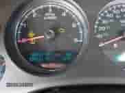 2010 Chevrolet Suburban LT z VIN 1GNUCJE08AR192831, wystawiony jako IAAI lot #42534754 z przebiegiem 165 741 mil mil oraz . Historia ofert i sprzedaży dostępna na DreamBid. Obrazek 7.