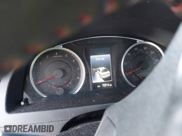 2017 Toyota Camry LE z VIN 4T1BF1FK6HU718562, wystawiony jako IAAI lot #42896824 z przebiegiem 70 914 mil mil oraz . Historia ofert i sprzedaży dostępna na DreamBid. Obrazek 7.