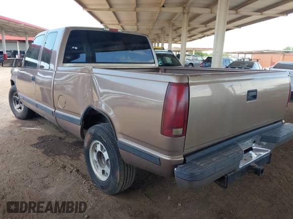 1994 GMC Sierra 1500 z VIN 2GTEC19K2R1548428, wystawiony jako IAAI lot #42664797 z przebiegiem 298 436 mil mil oraz . Historia ofert i sprzedaży dostępna na DreamBid. Obrazek 3.