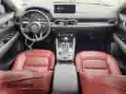 2023 Mazda CX-5 S Carbon Edition z VIN JM3KFBCM3P0135072, wystawiony jako Copart lot #81649475 z przebiegiem 21 569 mil mil oraz Szkoda całkowita • Salvage title. Historia ofert i sprzedaży dostępna na DreamBid. Obrazek 8.