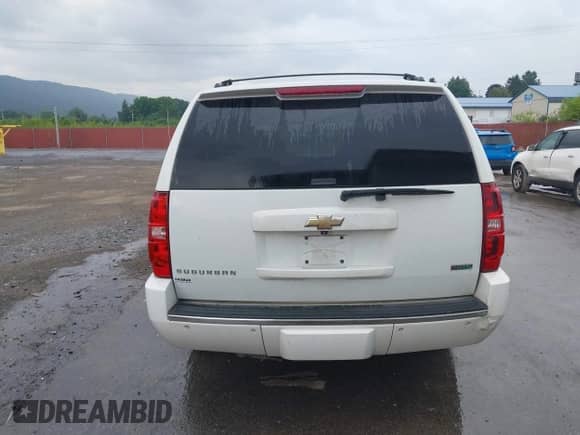 2009 Chevrolet Suburban LTZ z VIN 1GNFK36379R281088, wystawiony jako IAAI lot #42833740 z przebiegiem 220 921 mil mil oraz . Historia ofert i sprzedaży dostępna na DreamBid. Obrazek 16.