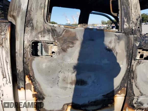 2013 Ford F-150 XL z VIN 1FTFW1ETXDFA01712, wystawiony jako Copart lot #87090905 z przebiegiem Nie podano mil oraz Nie do naprawy • Non repairable. Historia ofert i sprzedaży dostępna na DreamBid. Obrazek 10.