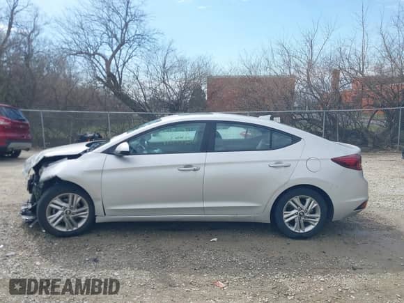 2019 Hyundai Elantra Limited с VIN 5NPD84LF6KH452378, выставлен на аукционе IAAI как лот 41899130 с пробегом 39 549 миль миль и . История ставок и продаж доступна на DreamBid. Изображение 15.