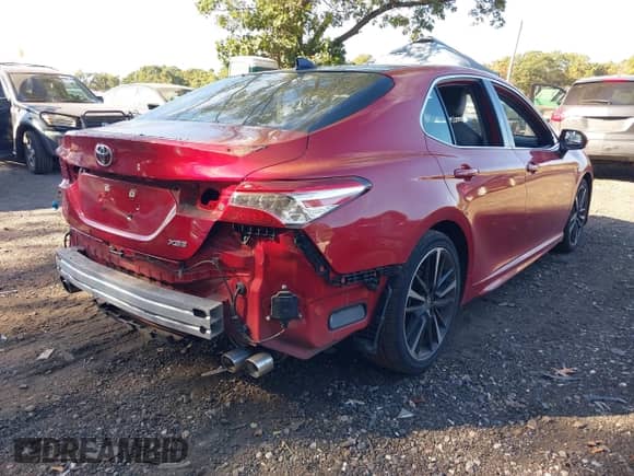 2020 Toyota Camry XSE z VIN 4T1K61AKXLU395343, wystawiony jako IAAI lot #43350130 z przebiegiem 79 904 mil mil oraz . Historia ofert i sprzedaży dostępna na DreamBid. Obrazek 4.