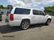 2010 Cadillac Escalade ESV Premium с VIN 1GYUKJEF2AR244433, выставлен на аукционе Copart как лот 57424535 с пробегом 133 861 миль миль и Списание • Salvage title. История ставок и продаж доступна на DreamBid. Изображение 3.