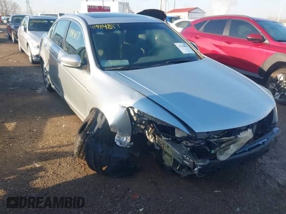 2010 Honda Accord EX с VIN 1HGCP3F75AA010728, выставлен на аукционе IAAI как лот 41984817 с пробегом 210 022 миль миль и . История ставок и продаж доступна на DreamBid. Изображение 6.