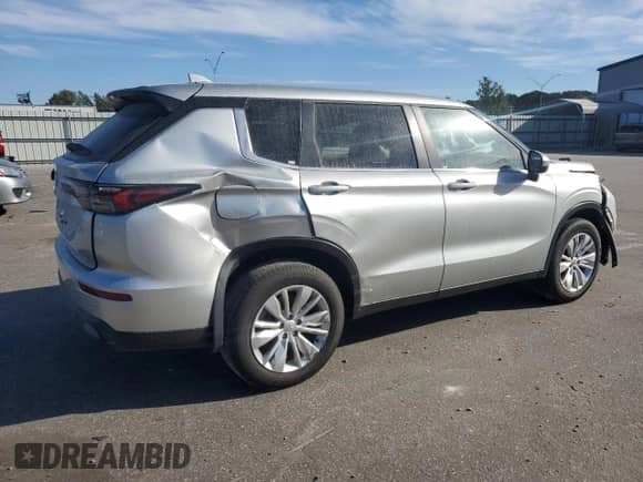 2025 Mitsubishi Outlander SE с VIN JA4J4UA8XSZ032810, выставлен на аукционе Copart как лот 86666005 с пробегом 8 353 миль миль и Чистый • Clean title. История ставок и продаж доступна на DreamBid. Изображение 3.