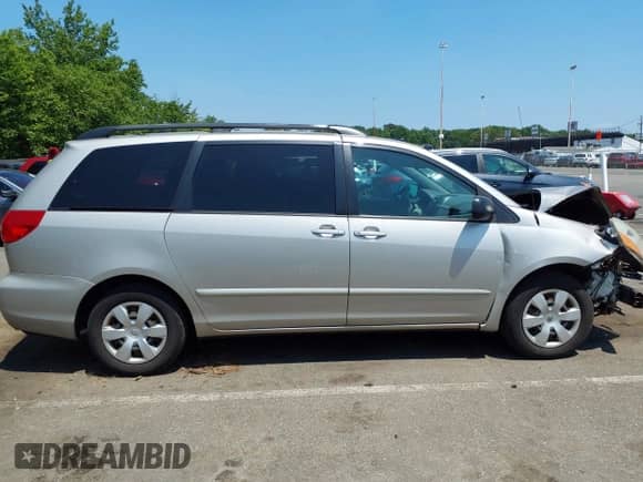2009 Toyota Sienna LE z VIN 5TDZK23C29S271137, wystawiony jako IAAI lot #42784804 z przebiegiem 325 703 mil mil oraz . Historia ofert i sprzedaży dostępna na DreamBid. Obrazek 14.