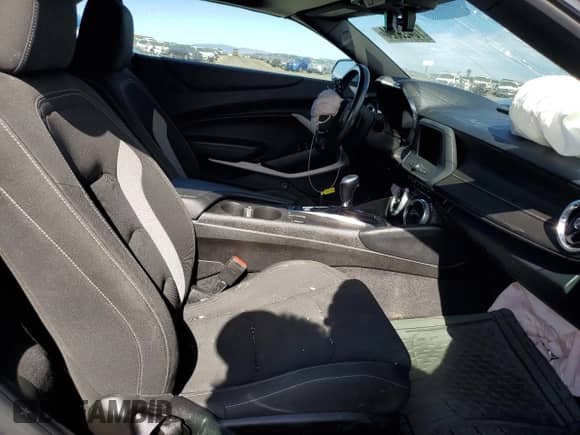 2023 Chevrolet Camaro 1LT z VIN 1G1FB3DS5P0131591, wystawiony jako Copart lot #76425024 z przebiegiem Nie podano mil oraz Szkoda całkowita • Salvage title. Historia ofert i sprzedaży dostępna na DreamBid. Obrazek 10.