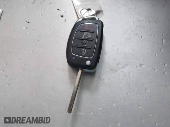 2015 Hyundai Santa Fe with VIN 5XYZTDLB2FG294927, listed as a IAAI auction lot 43297119 with 150,182 mi miles and . Bid and sale history available at DreamBid. Image 11.