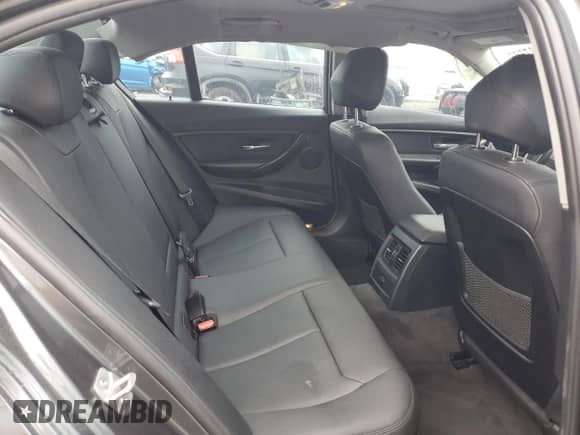 2015 BMW 3 Series 328i xDrive с VIN WBA3B5G5XFNS13231, выставлен на аукционе Copart как лот 59487525 с пробегом 171 841 миль миль и Списание • Salvage title. История ставок и продаж доступна на DreamBid. Изображение 10.