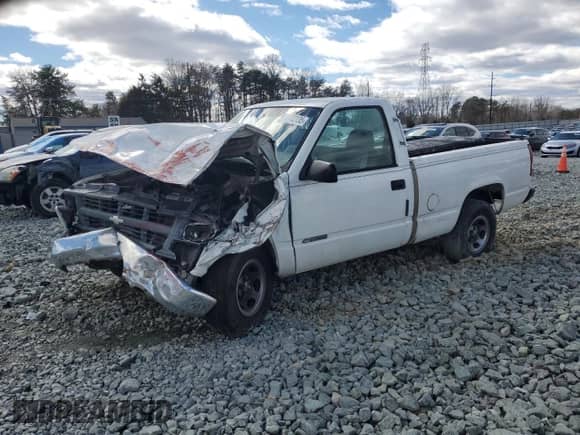 1998 Chevrolet Silverado 1500 with VIN 1GCEC14W6WZ282523, listed as a Copart auction lot 48172135 with 300,836 mi miles and Salvage title. Bid and sale history available at DreamBid. Image 1.