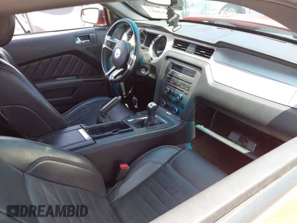 2014 Ford Mustang Premium с VIN 1ZVBP8AMXE5270445, выставлен на аукционе IAAI как лот 42622897 с пробегом 108 017 миль миль и . История ставок и продаж доступна на DreamBid. Изображение 5.