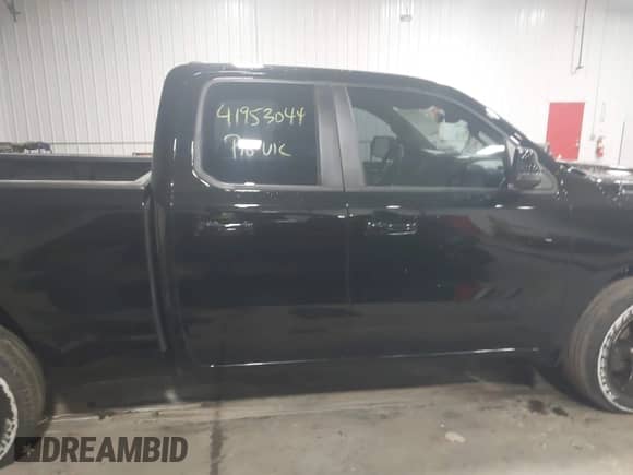 2023 Ram 1500 Big Horn z VIN 1C6RREBT7PN516247, wystawiony jako IAAI lot #41953044 z przebiegiem 44 631 mil mil oraz . Historia ofert i sprzedaży dostępna na DreamBid. Obrazek 13.