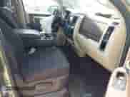 2015 Ram 1500 Big Horn z VIN 1C6RR6LT6FS567629, wystawiony jako IAAI lot #42323898 z przebiegiem 153 820 mil mil oraz . Historia ofert i sprzedaży dostępna na DreamBid. Obrazek 5.