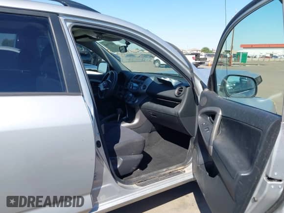 2006 Toyota RAV4 Sport with VIN JTMZD32V465002237, listed as a IAAI auction lot 43339661 with Not provided miles and . Bid and sale history available at DreamBid. Image 5.