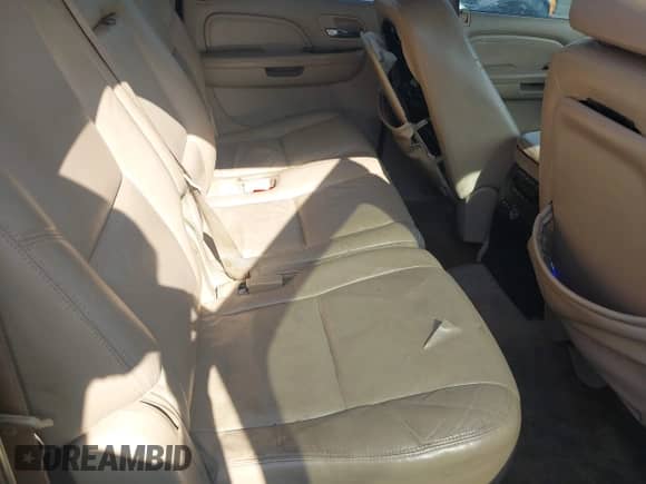 2009 Cadillac Escalade ESV with VIN 1GYFK26279R270175, listed as a IAAI auction lot 42349456 with 189,172 mi miles and . Bid and sale history available at DreamBid. Image 8.