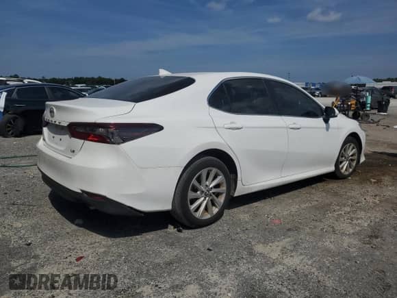 2023 Toyota Camry LE z VIN 4T1C11AK8PU827730, wystawiony jako Copart lot #70106645 z przebiegiem Nie podano mil oraz Czysty tytuł • Clean title. Historia ofert i sprzedaży dostępna na DreamBid. Obrazek 3.